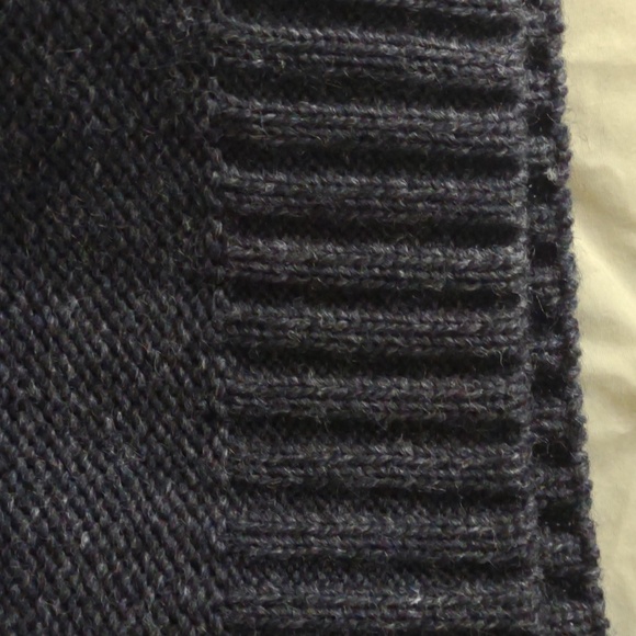 Ladies Navy heavyweight sweater L/XL. NWOT. - Picture 8 of 12